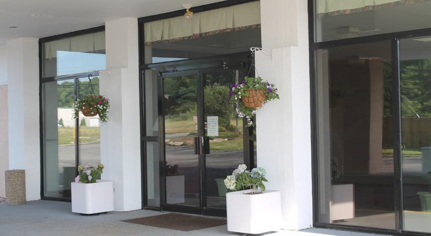 California Palms Hotel And Suites Austintown Exterior foto