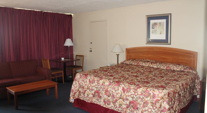 California Palms Hotel And Suites Austintown Habitación foto